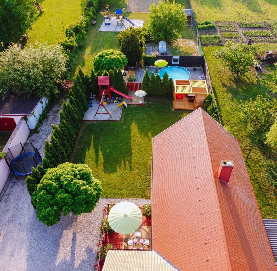 Sára-Lux Apartman Nyarliget Exterior foto