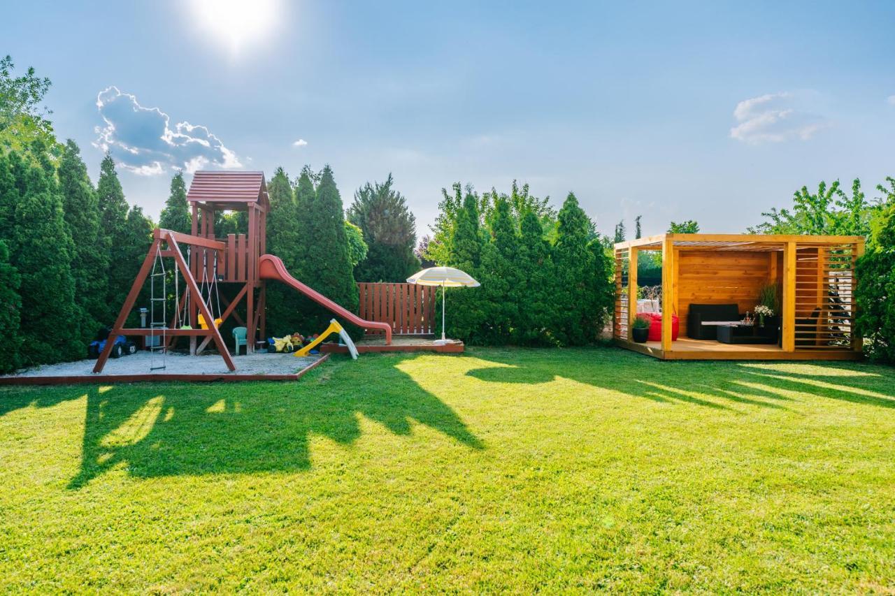 Sára-Lux Apartman Nyarliget Exterior foto