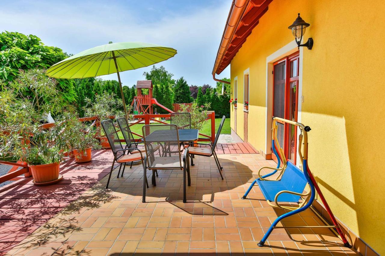 Sára-Lux Apartman Nyarliget Exterior foto
