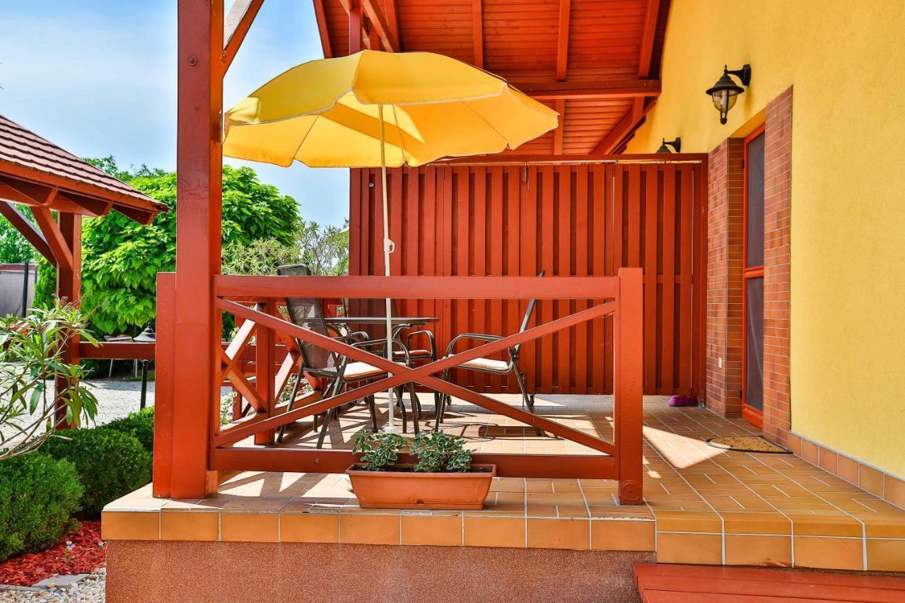 Sára-Lux Apartman Nyarliget Exterior foto